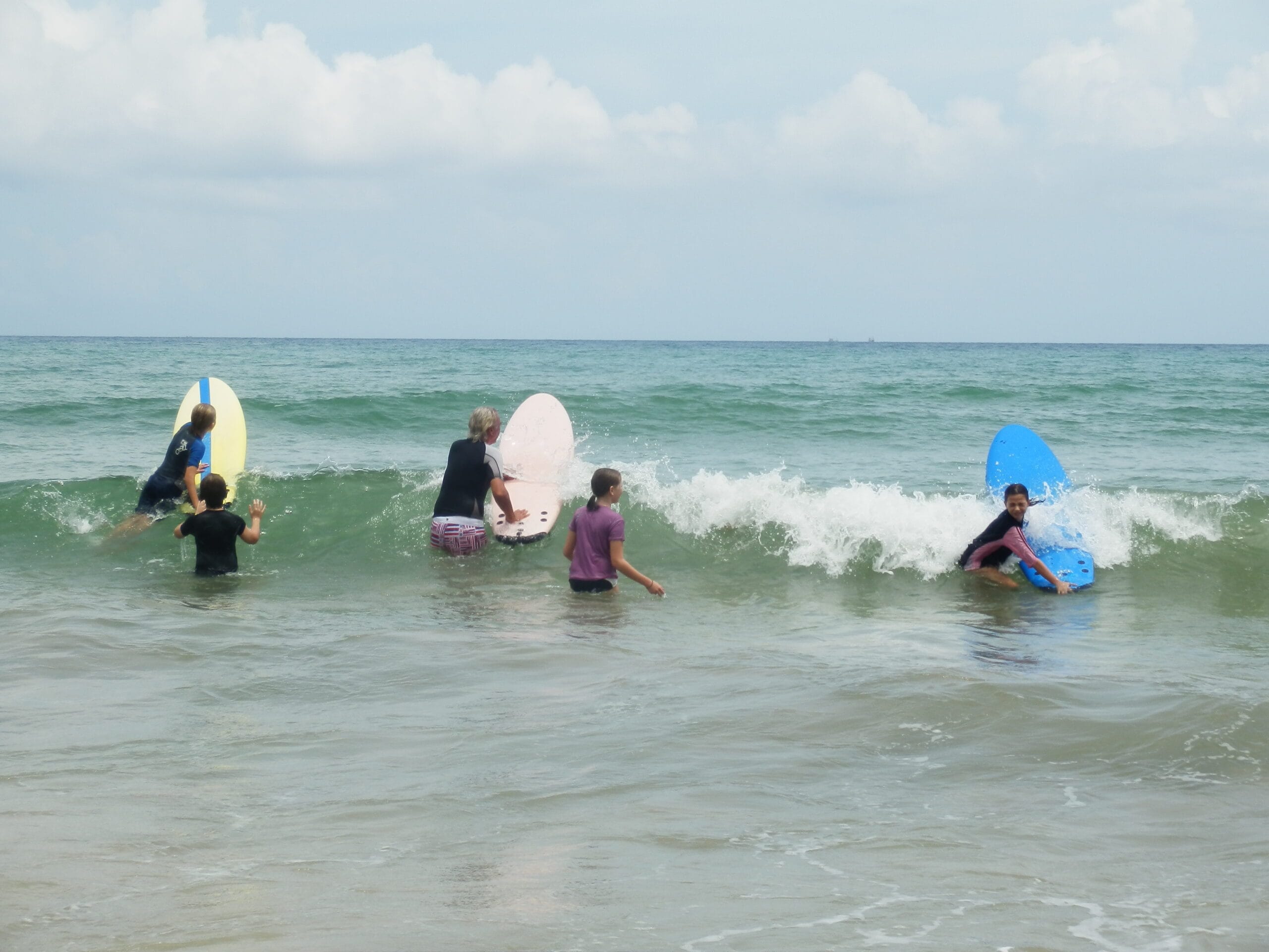 group surfing lesson